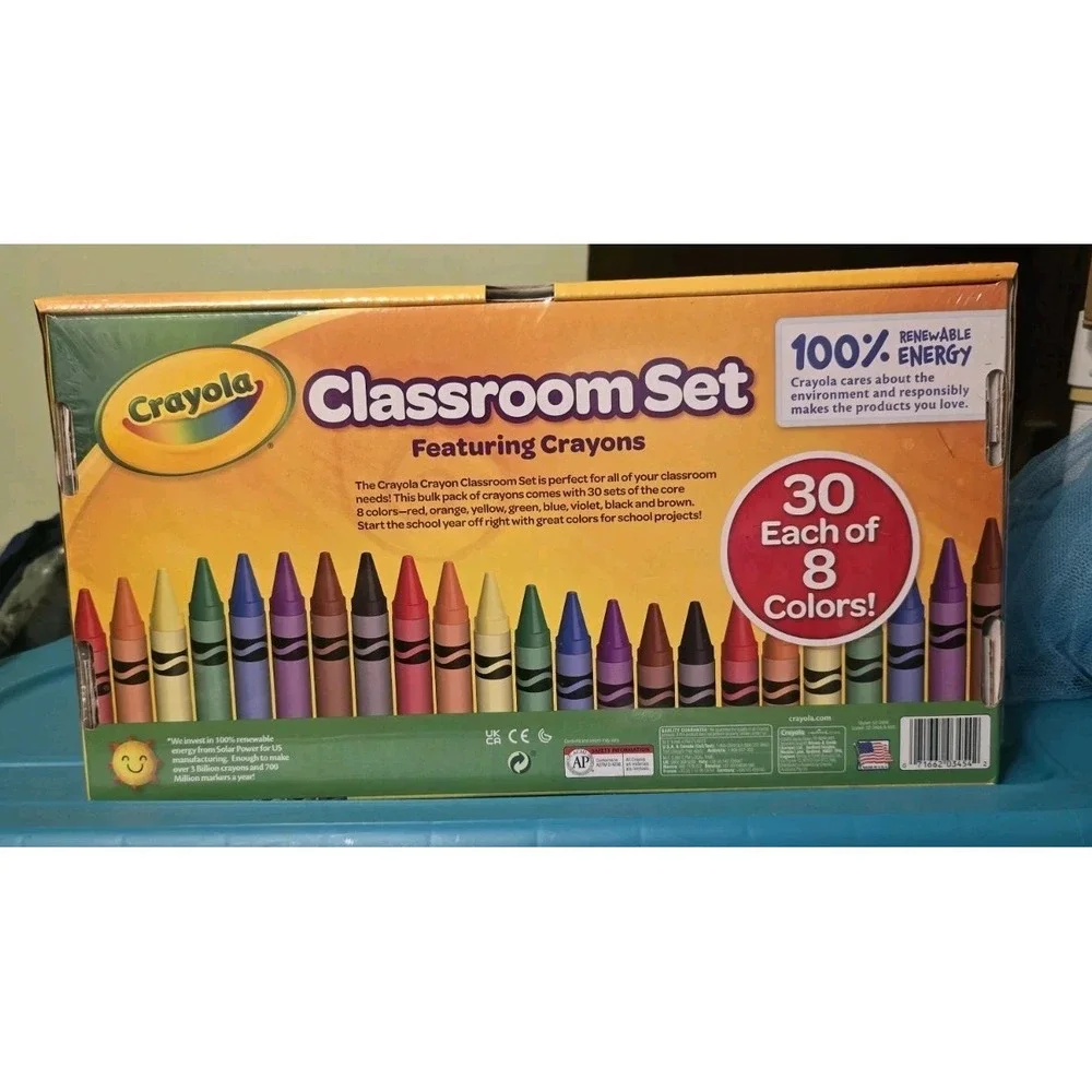 New Crayola 240 Crayons, Bulk Crayon Set, 30 each 8‎ colors!!